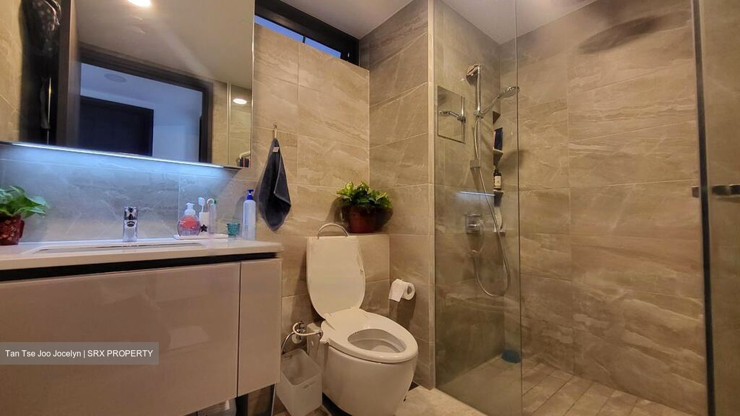 Lake Grande (D22), Condominium #460592421